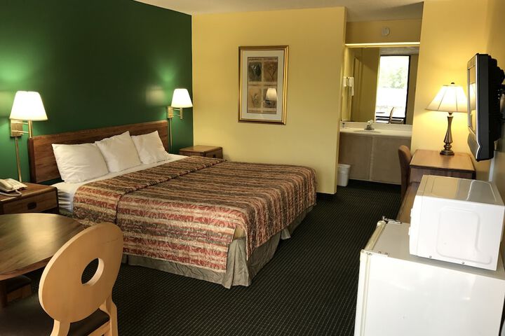 Room 5 of 17
