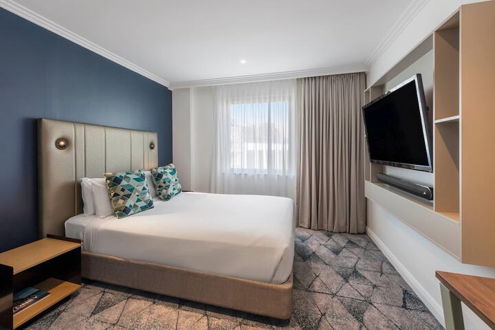 Room 16 of 37
