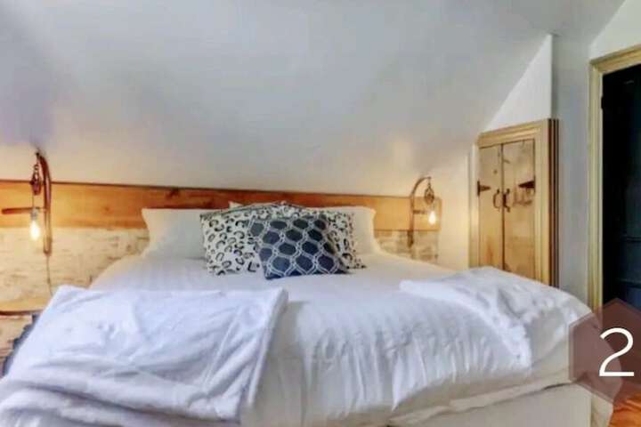 Room 4 of 36