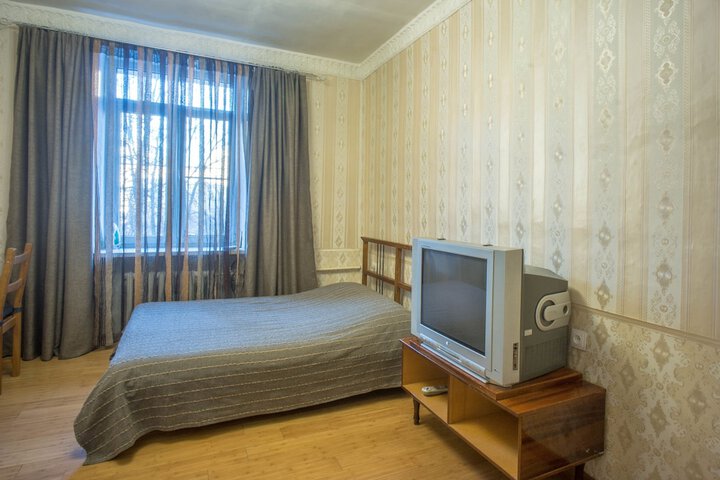 Room 5 of 17
