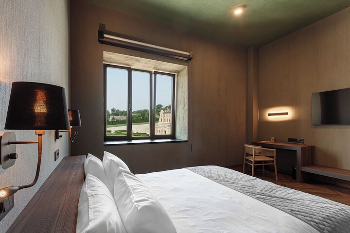 Room 30 of 129