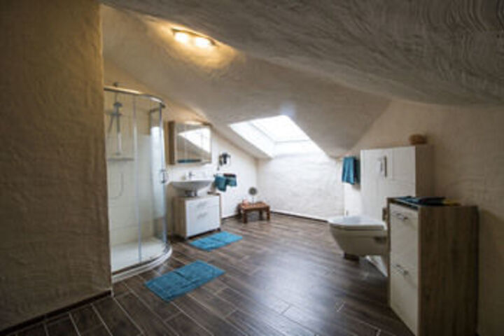 Room 3 of 31