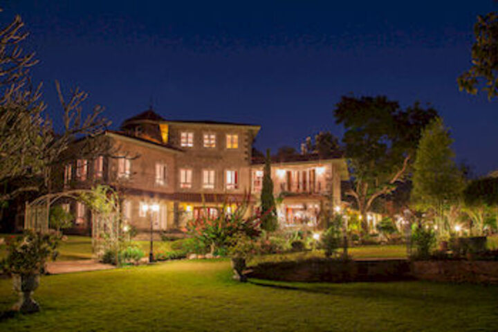 THE HERITAGE HOUSE & GARDEN