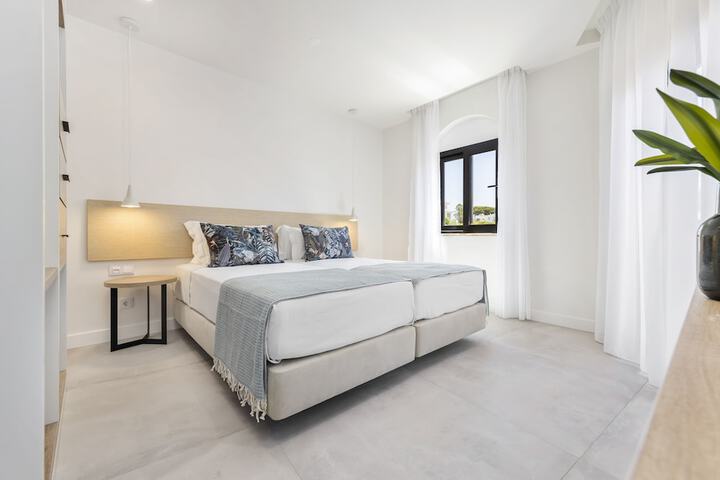Room 10 of 65