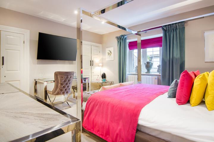 Room 6 of 29
