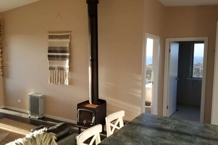 Room 6 of 34