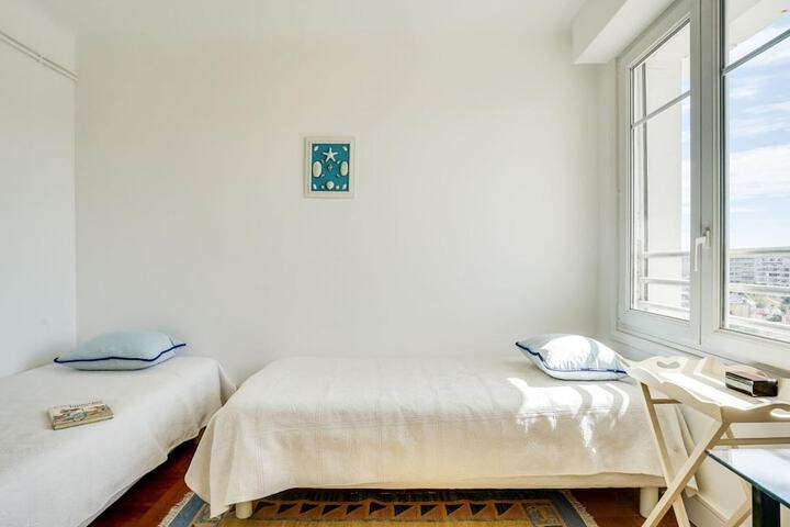 Room 8 of 21