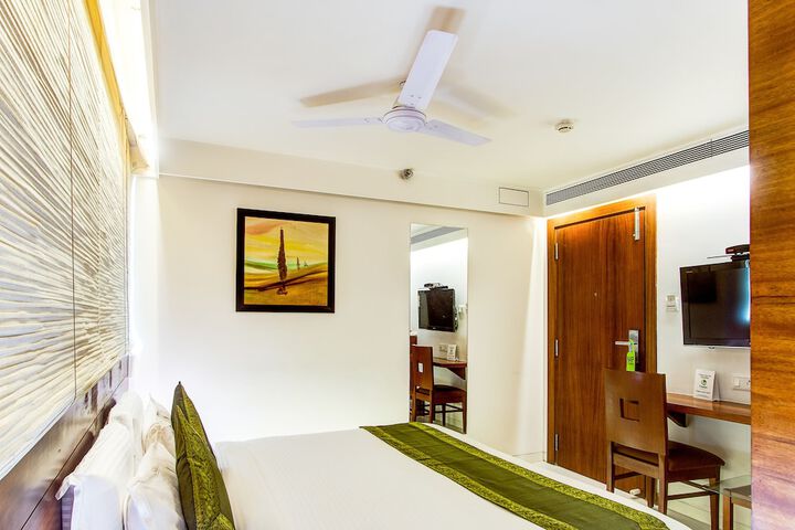 Room 5 of 34