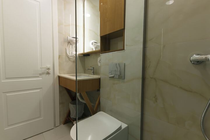 Room 42 of 58