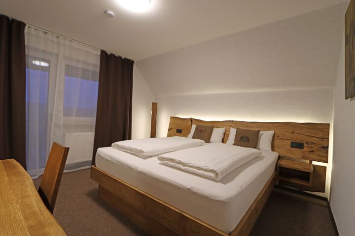 Room 21 of 121