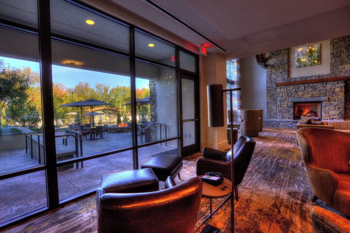 Lobby lounge