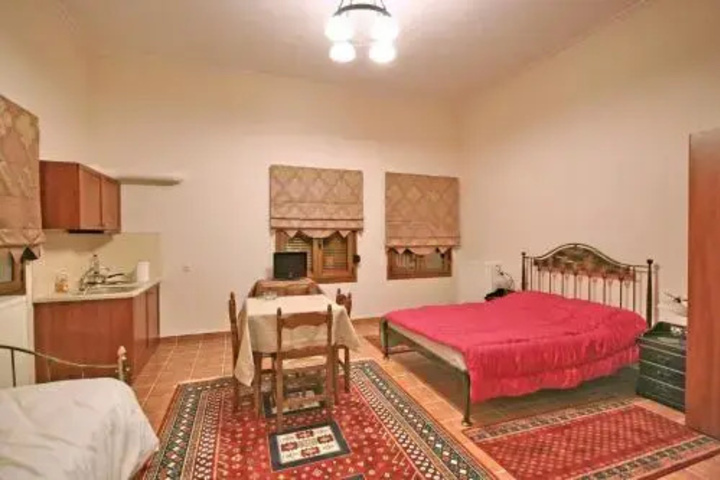 Room 5 of 13