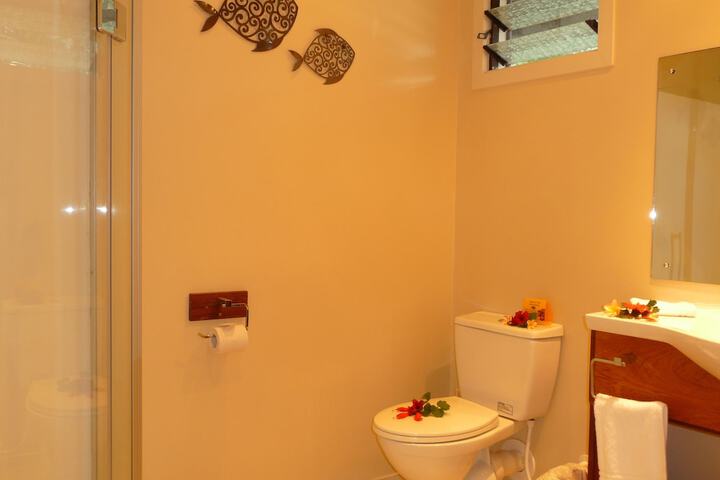 Room 38 of 77
