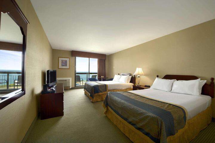 Lake View 1 King Bed Pet Friendly (9 of 14)