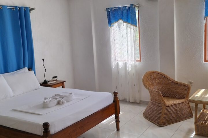 Room 7 of 32