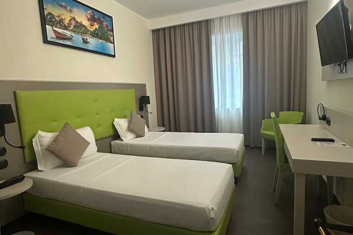 Room 16 of 71