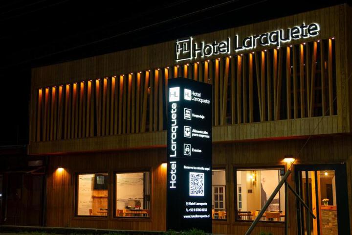 Exterior of Hotel Laraquete