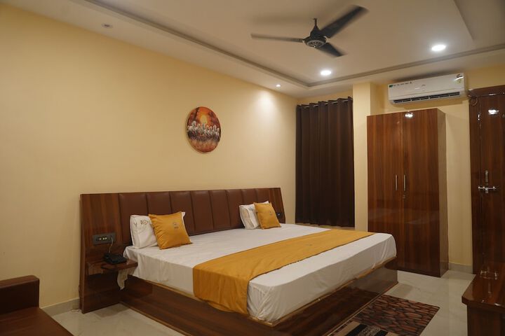 Room 10 of 24