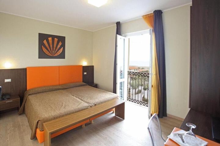 Room 21 of 47