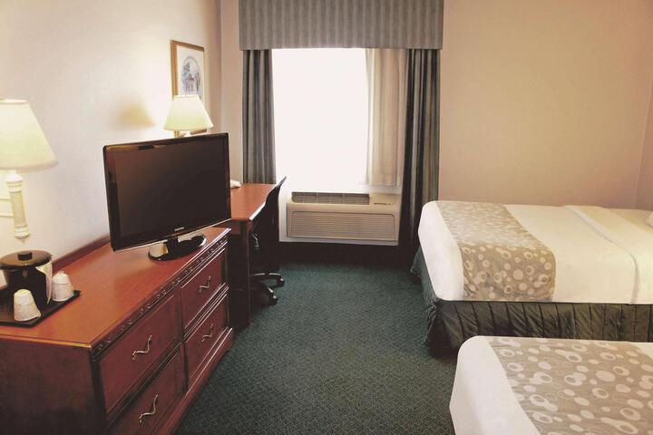 Double Deluxe King Bed (1 of 2)