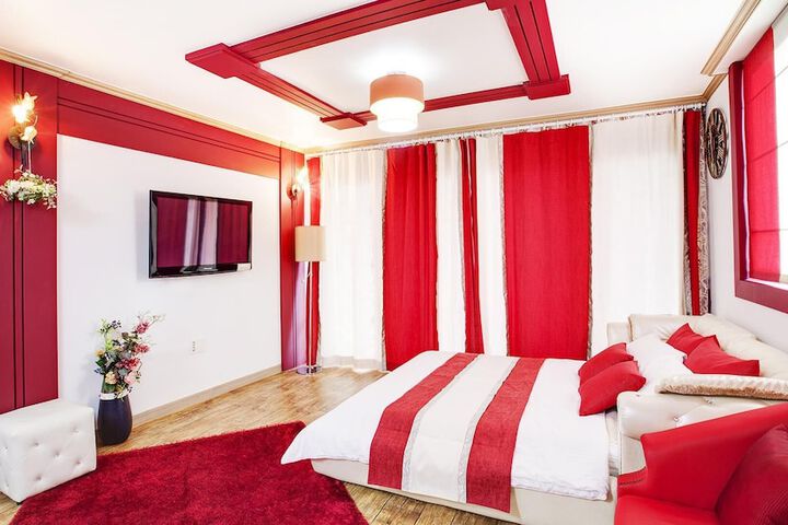 Room 7 of 34