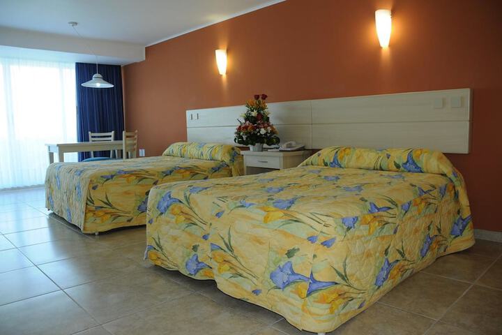 Room 2 of 40