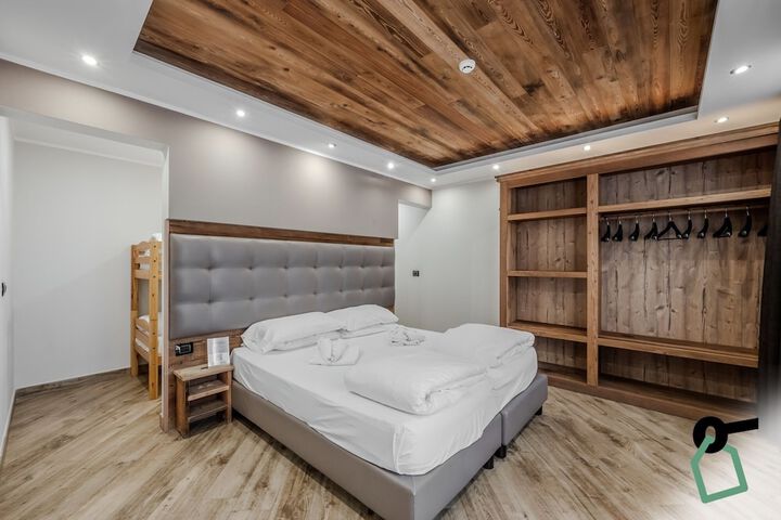 Room 4 of 39