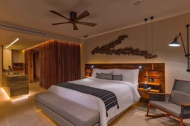 Room 27 of 268