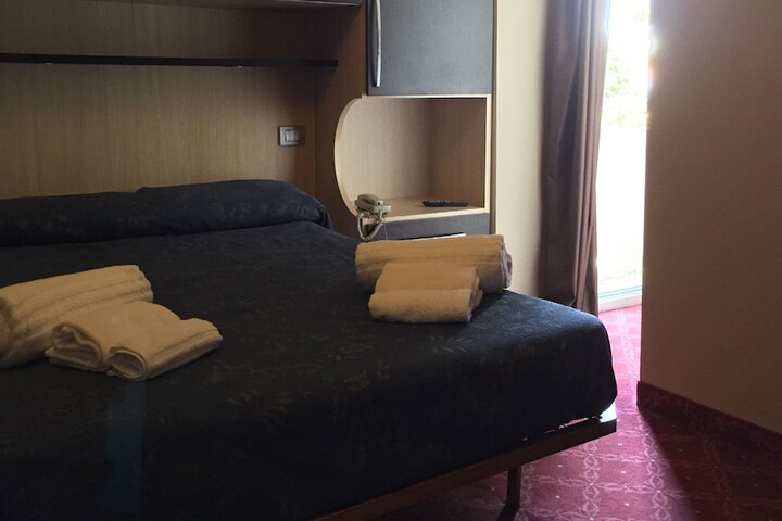 Room 30 of 69