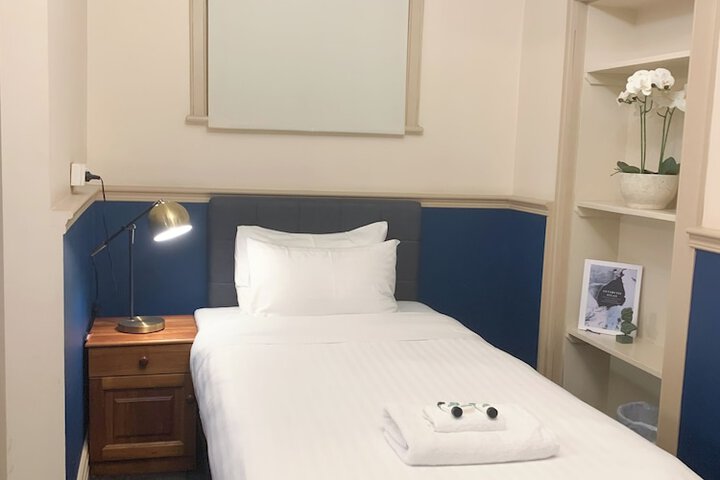 Room 10 of 89