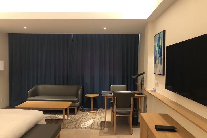 Room 2 of 43