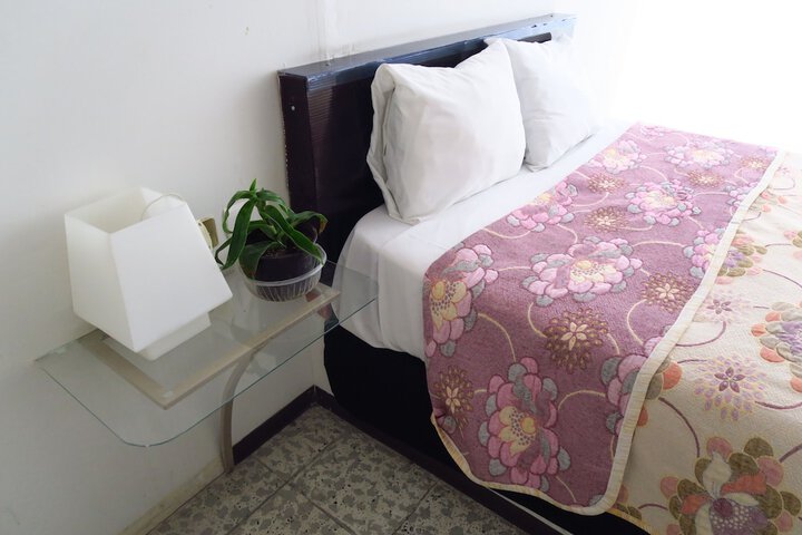 Room 6 of 11