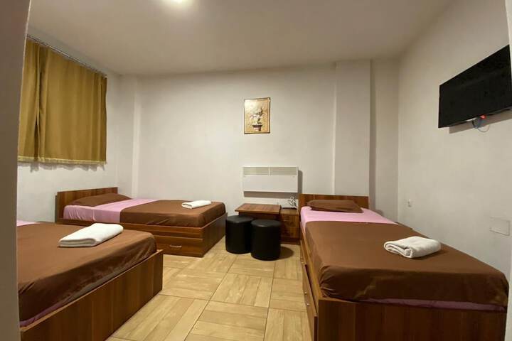 Room 17 of 40