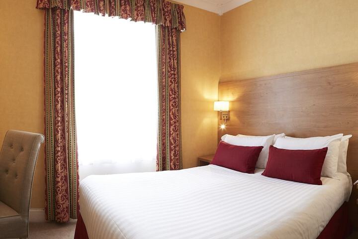 Room 5 of 22