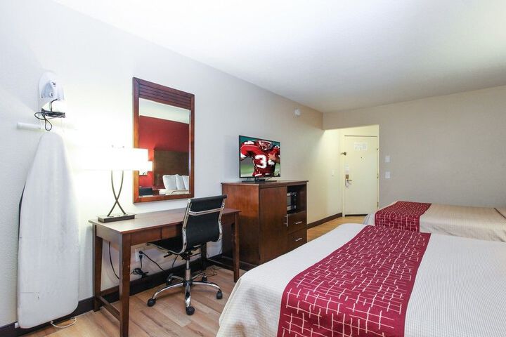 Room 4 of 25