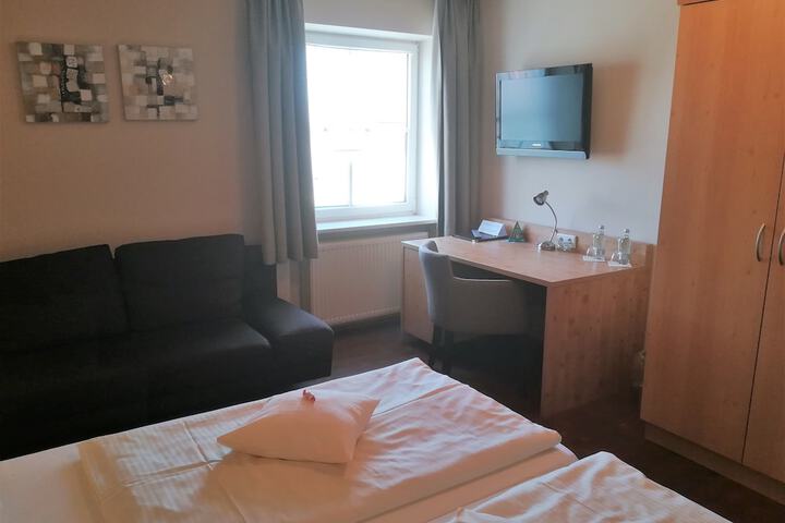 Room 7 of 31