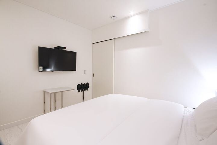Room 19 of 52