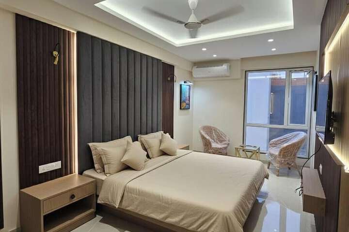 Room 3 of 11