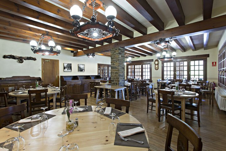 Dining 40 of 47