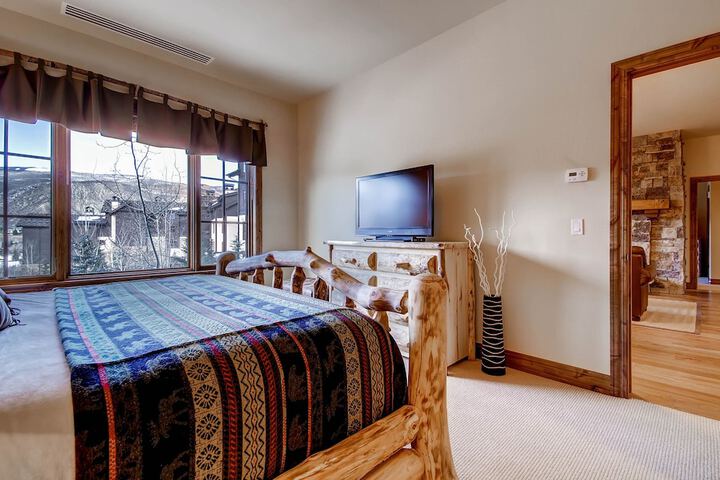Room 8 of 209