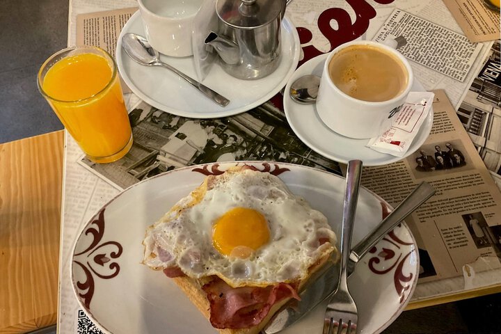 Breakfast/Coffee Service 24 of 38
