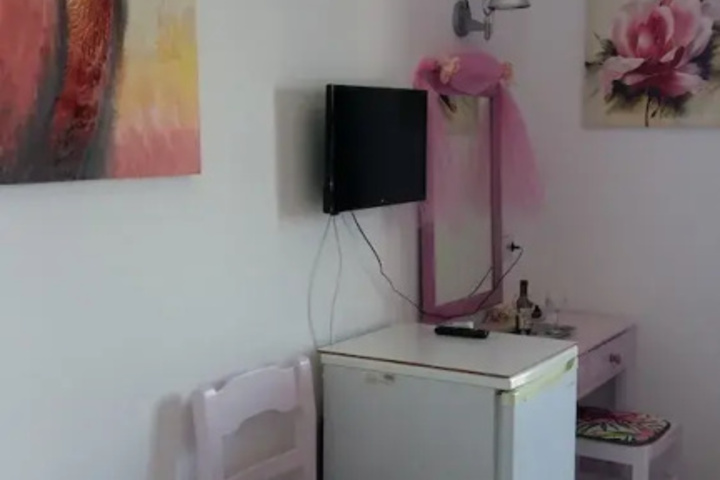 Room 7 of 18