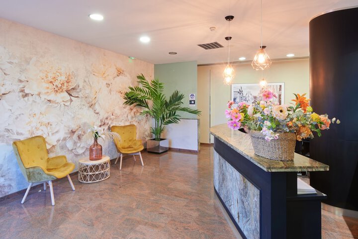 Hotel Interior 5 of 186