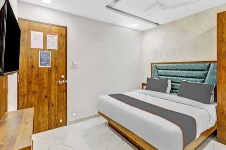 Room 8 of 20