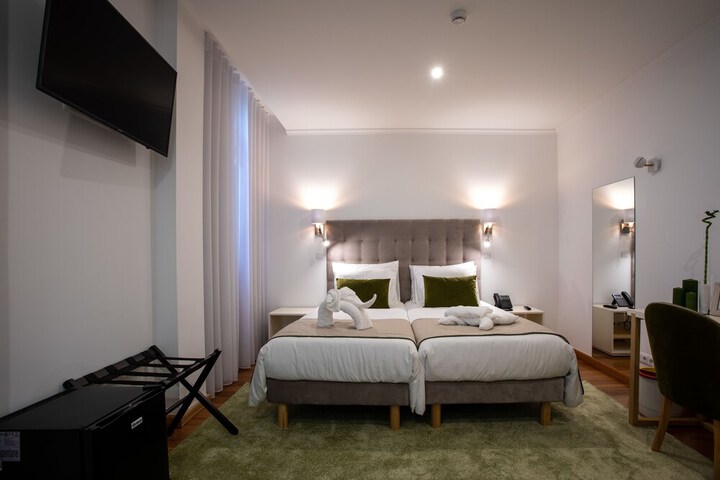 Room 8 of 85