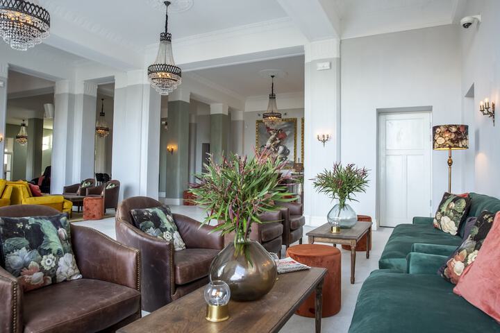 Lobby Entry