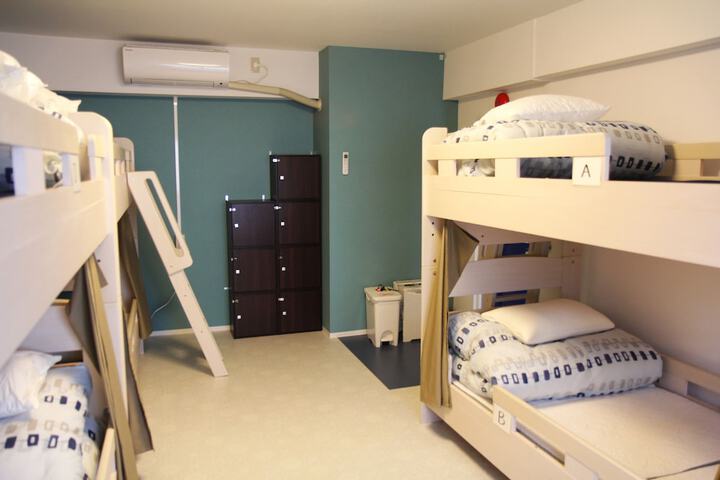 Room 14 of 68