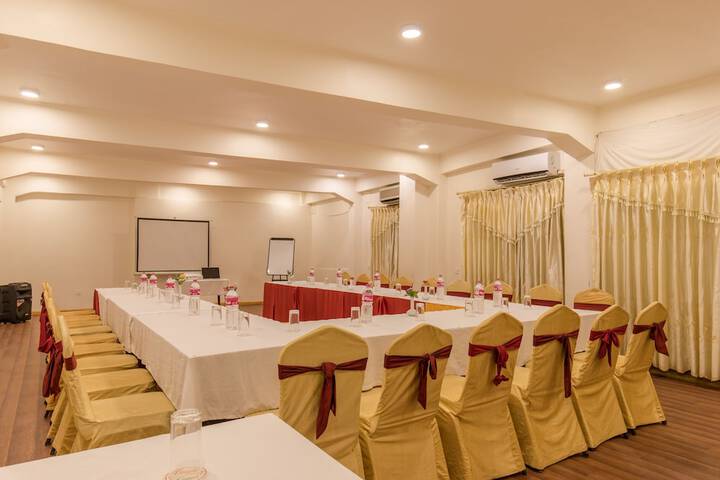 Ballroom/Hall 63 of 85