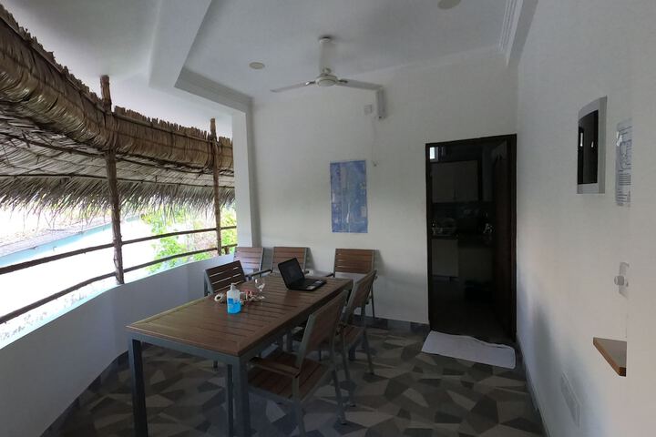 Room 9 of 38