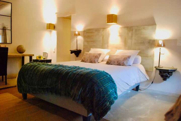 Room 14 of 37